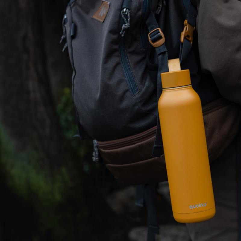 Quokka Solid s popruhem - termoska z nerezové oceli o objemu 630 ml s popruhem - Image 5